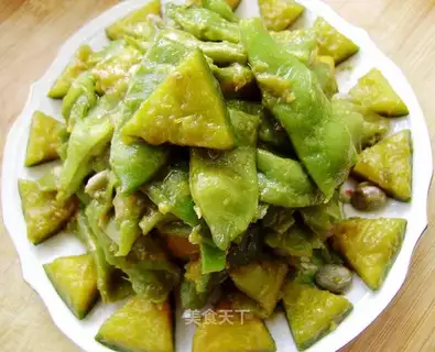 Stewed pumpkin with beans