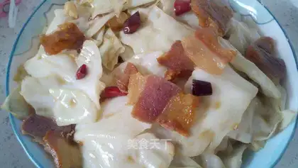 Fried cabbage with bacon