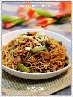 braised noodles with lentils