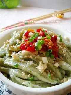Cold mixed Chinese leaf scissors noodles