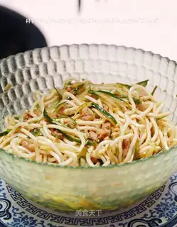 Cold noodles with meat sauce