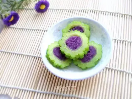 Purple sweet potato and bitter gourd ring