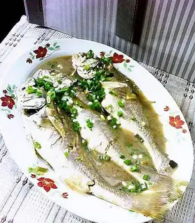 Home-cooked stewed small yellow croaker