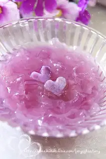 Heart-shaped purple potato and white fungus soup