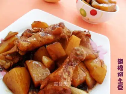 Braised Potato with Wing Root