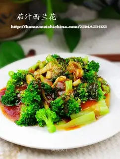 Broccoli in tomato sauce