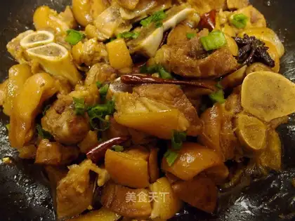 Braised pork knuckles