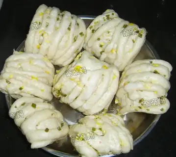 Corn chopped onion roll