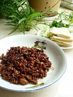 Shredded pork in Beijing sauce