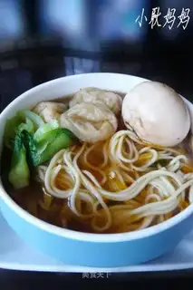 Oil gluten and stewed egg noodles