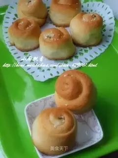 Scallion butter roll