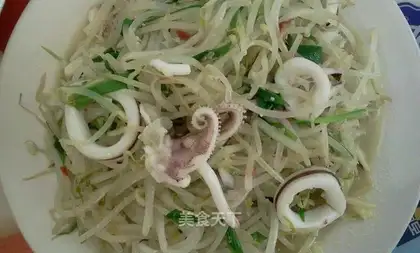stir-fried bean sprouts with cuttlefish