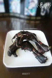 preserved goose feet