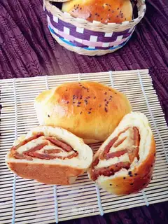 Meat bread