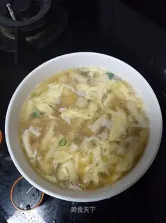 White mushroom omelet soup