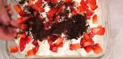 Strawberry box cake