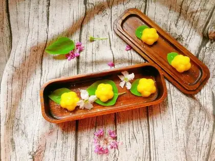 Mango pastry