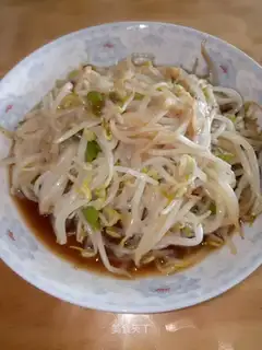 The green bean sprouts