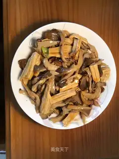 Plum mushrooms