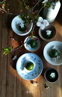 A tea-painted youth