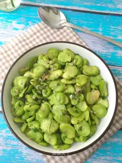 Onion beans