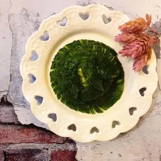 The cucumber cutter