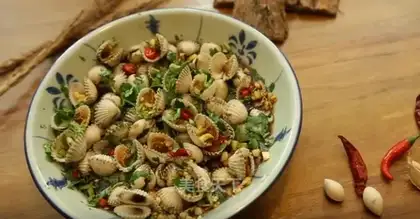 The twilight, the pickled clams