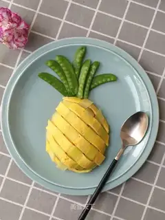 Pineapple egg bun