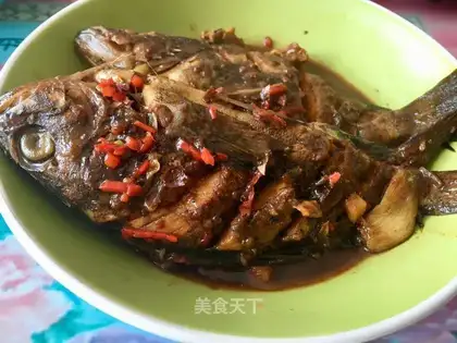 Garlic burns black fish