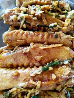 Garlic duck wings