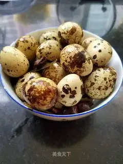 Boiled quail eggs