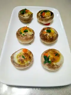 Snacked quail eggs