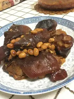 Soybean pig hoof