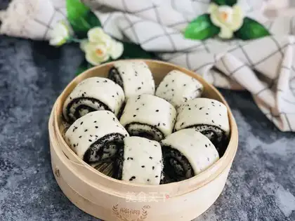 Milk sesame rolls