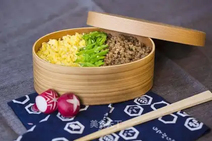 Three-colour lunch