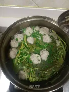 Fish weed meatball soup