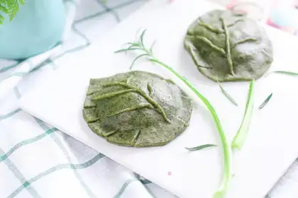 Vegetable leaves