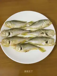 Little yellow fish