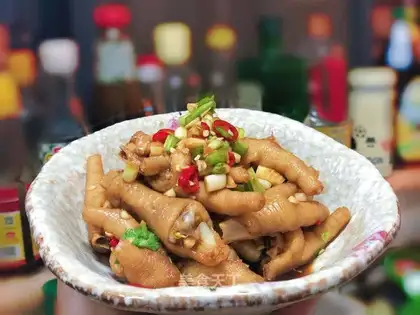 Sour chicken claws