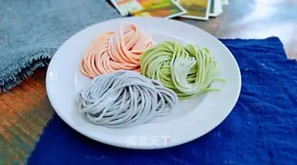 Color noodles