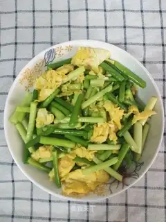 Garlic fried eggs