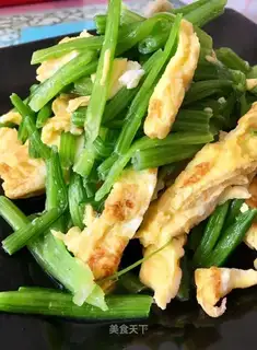 Spinach fried eggs