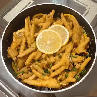 Lemon sour chicken claws