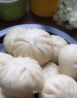 Onion pork bun