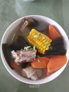 Five-colored ribs soup