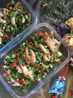 Sour chicken claws