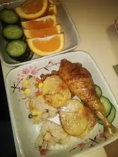 Chicken-tailed chicken-legged lunch