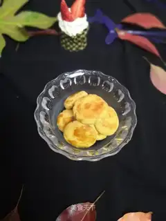 Almond cookies
