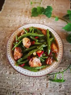 The chicken wings burn the beans