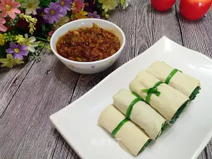 Soybeans spinach sauce